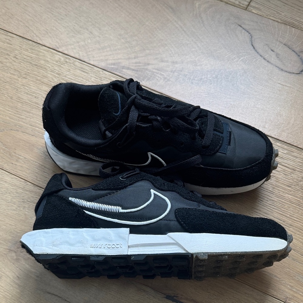 Nike  women Black and White Sneakers